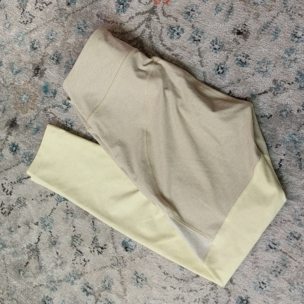 Outdoor Voices 7/8 tri-tone warmup legging